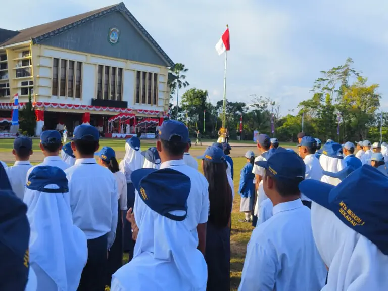 Menghadiri HUT RI Ke 80 di Kantor Bupati