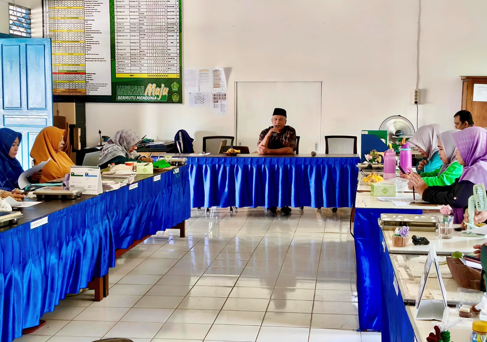 Rapat Pembagian Tugas MTsN 1 Sekadau Tahun Ajaran Baru