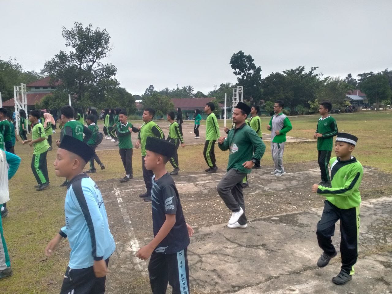 Keseruan Senam Jum’at Pagi